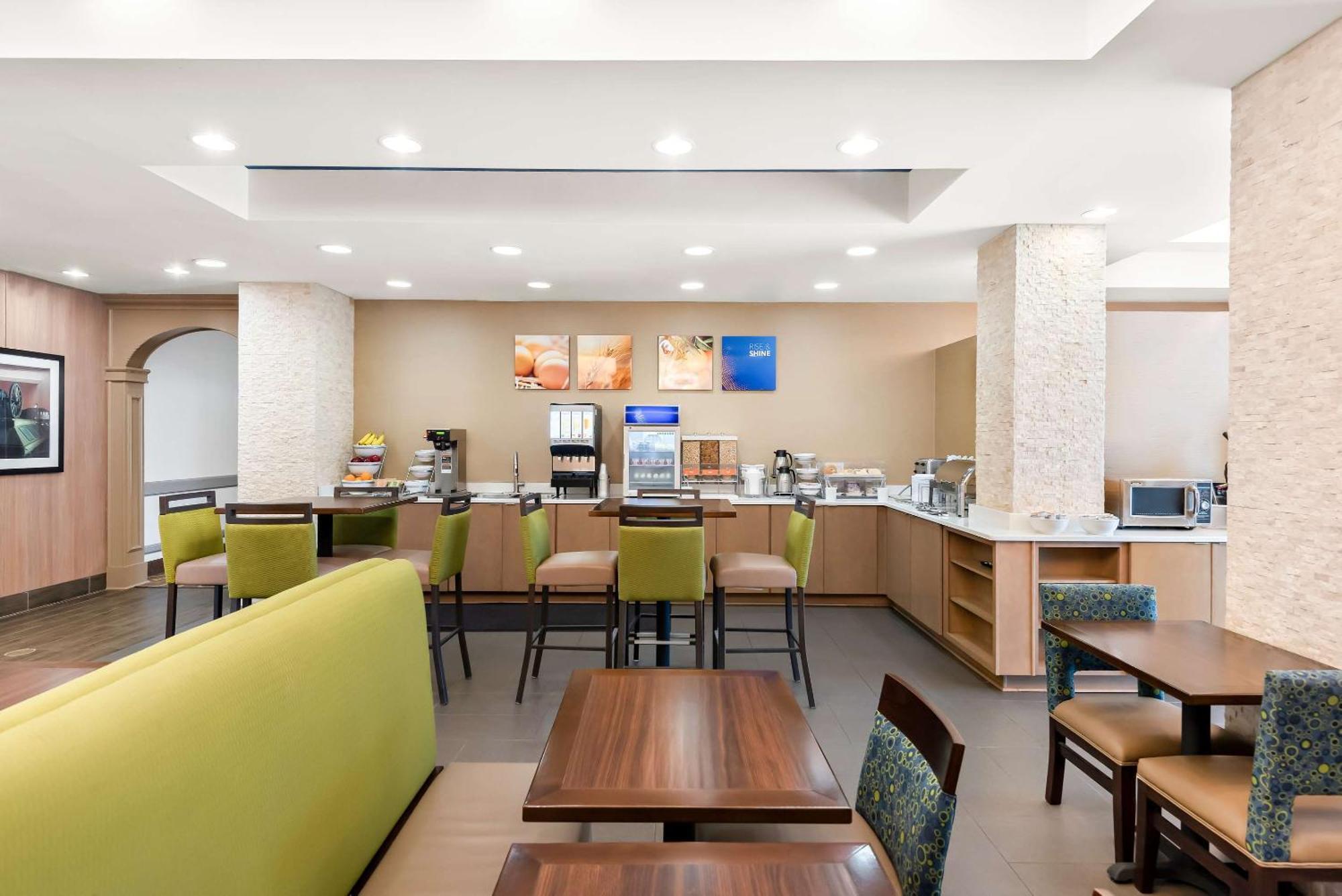 Comfort Suites New Orleans East Extérieur photo