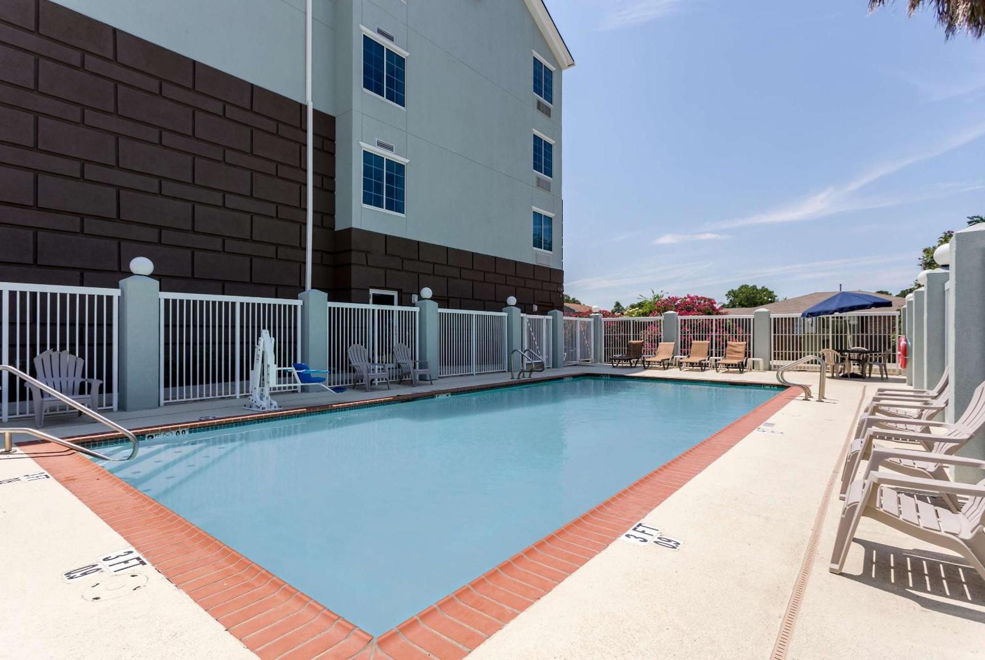 Comfort Suites New Orleans East Extérieur photo