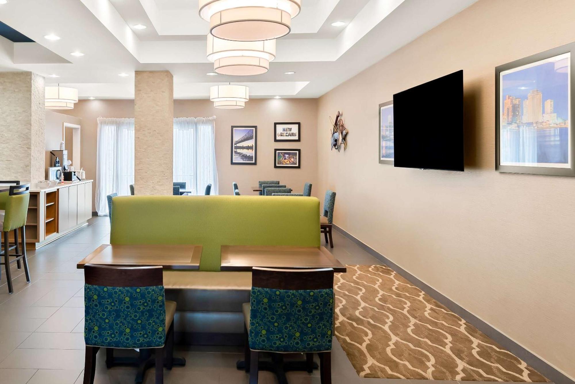 Comfort Suites New Orleans East Extérieur photo