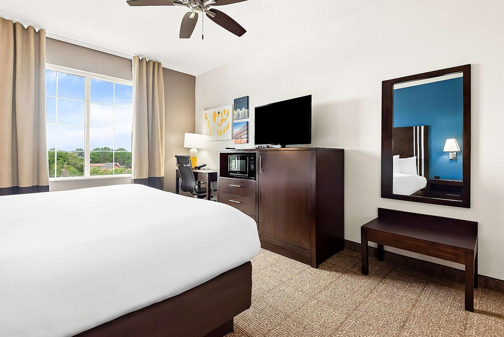 Comfort Suites New Orleans East Extérieur photo